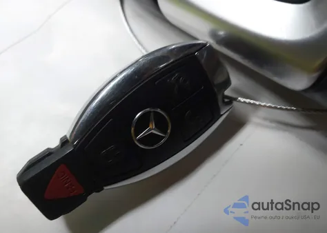 2013 Mercedes-Benz C 250 Sport из США, поврежденный, VIN WDDGF4HB8DG004486